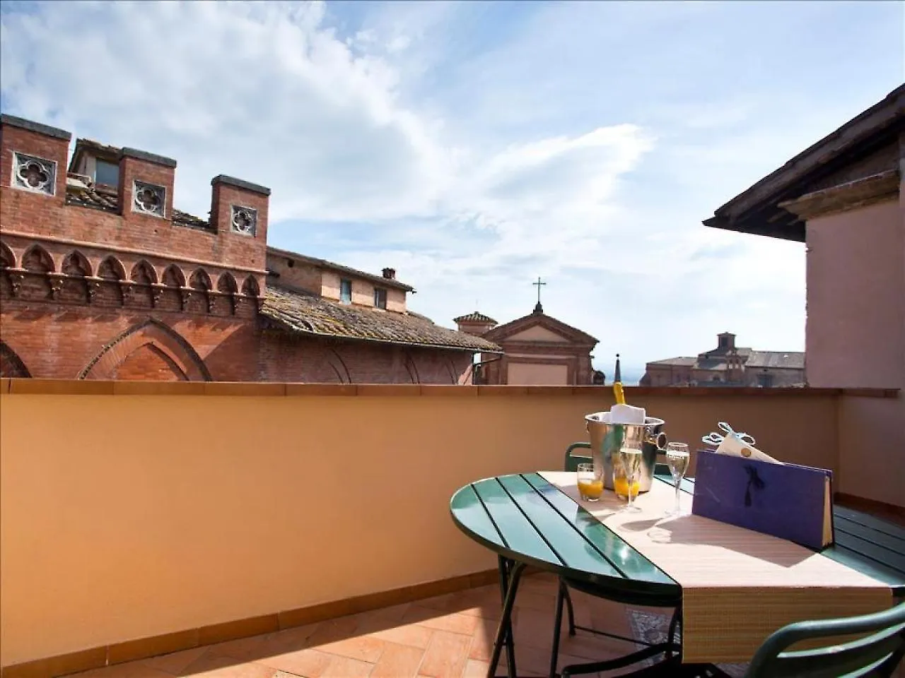 Siena Romantica 0*,  Italia